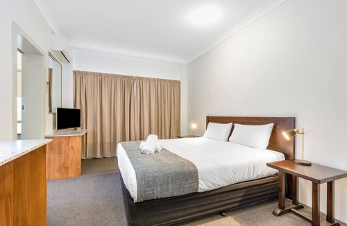 Rockhampton Hotel | Rockhampton Riverside Central Hotel