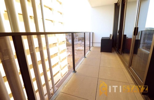Phillip Apartment | Ruby Red, 1Bd 1Bth Apt - Woden CBD