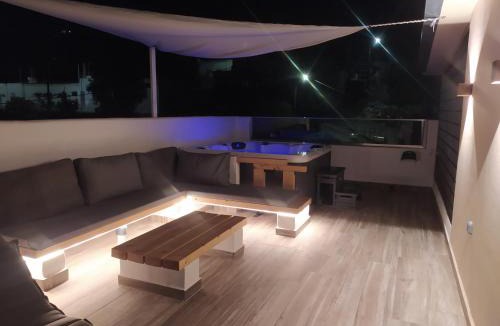 Embonas Apartment | Rustic House Smaro Embonas - Jacuzzi Experience