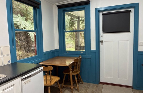 Walhalla Cottage | School cottage