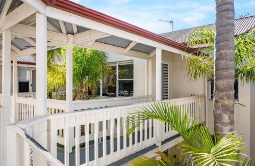 Victor Harbor Apartment | Smugglers 9 - Poolside in the Heart of Victor Harbor