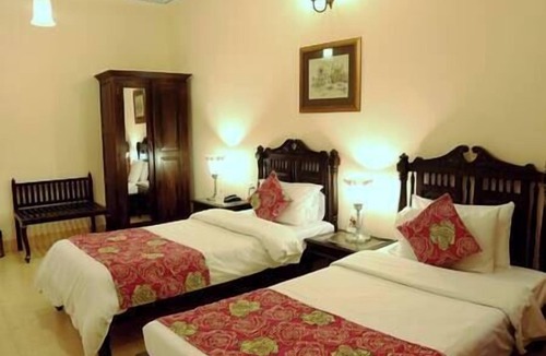 Adarsh Nagar Hotel | Spacious boutique hotel-suites in jaipur city centre with a lovely pool