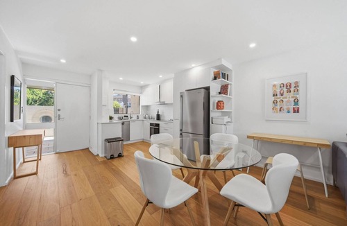 Kingston Apartment | Spacious Bright Apartment with Courtyard and BBQ