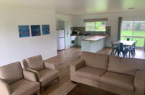 Atherton House | Spacious, Modern & Central