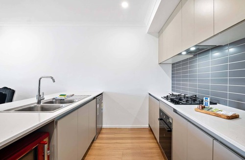 Tarneit House | Spacious Tarneit Home with Private Garden