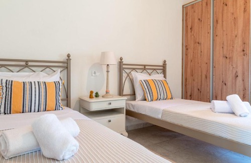 Faistos House | Stone Cottage