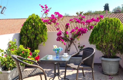 Benitses Apartment | Studio "Galini Studios 2" Near the Beach with Wi-Fi, A/C & Balcony