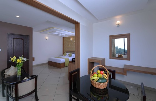 Chithirapuram Hotel | Tea Castle Munnar