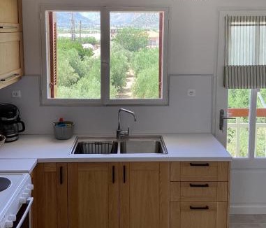Leonidio Apartment | Thassa Beach Apartment No1 (with mountain view)