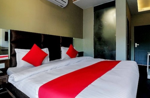 Rishikesh Hotel | The Clock Tower Rooms & Cafe ★
