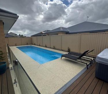Southern River Villa | The Lux Dip