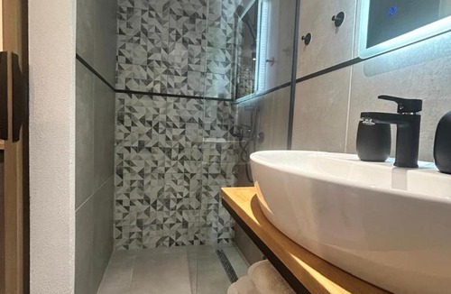 Komotini Apartment | The Square Point