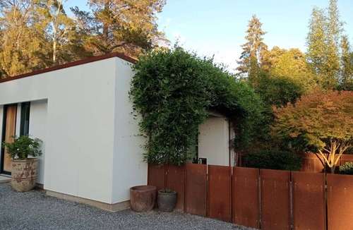 Deviot Apartment | The Vines Studio - work trip or solo retreat in the Tamar Valley Wine Trail.