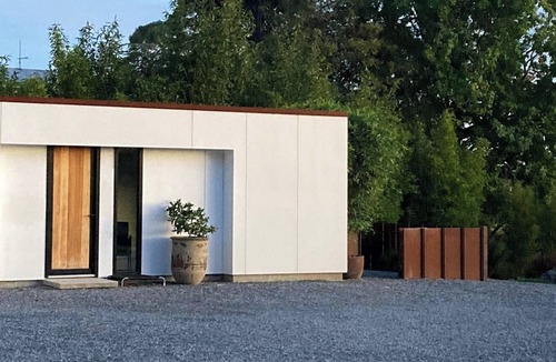 Deviot Apartment | The Vines Studio - work trip or solo retreat in the Tamar Valley Wine Trail.