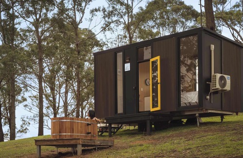 Rainbow Flat House | Three-Kalm by Tiny Away