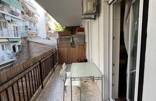 Neos Kosmos Apartment | Tiny Treasure