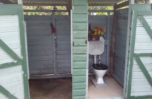 Navotua Cottage | Traditional Bure by the beach in the authentic Yasawa Village