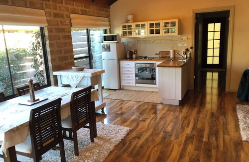 Shadforth Cottage | Tranquil View cottage, self contained,beautifully finished, delightful, relaxing