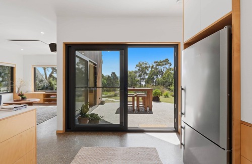 Coningham House | Tranquility Base - 1 Bedroom Unit - Beachside