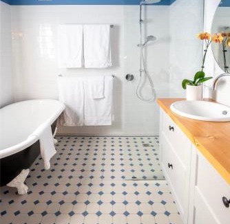 Willunga Bed & Breakfast | Tread Lightly Willunga Cabins