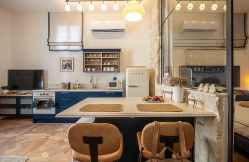 Jaffa Apartment | VELLER Shemaiah Apt #4
