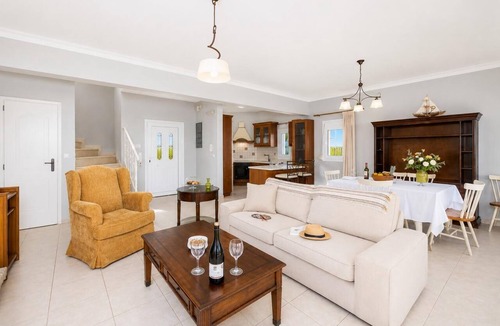 Gerani Villa | Villa Chloe - Four Bedroom Villa, Sleeps 8