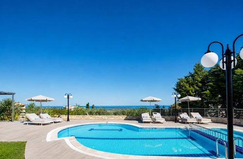Kirianna Villa | Villa Kyveli - Five Bedroom Villa, Sleeps 9