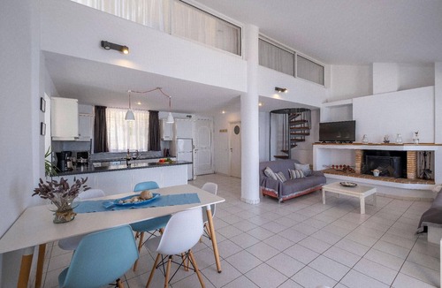 Kiveri Apartment | Waterfront loft apartment with sea view blacony