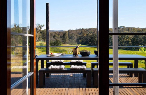 Shepherds Flat House | Welcome Paddock | Country Estate with Pool & Spa