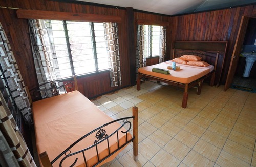 Naviti Island Hostel | White Sandy Beach Eco Lodge