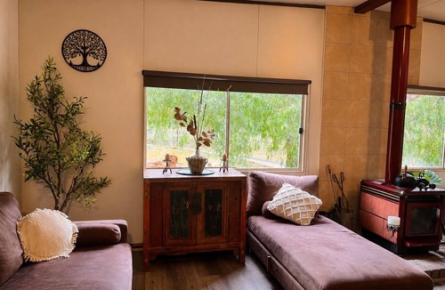 Charbon House | Willow Cabin - Peaceful Rural Retreat - Pet Friendly