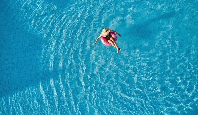 4 Beachfront Rooms with Balcony Views & Outdoor Pools | Near Makadi Water World