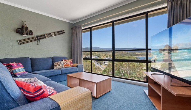 Alpine Mountain View 18 - 4BR l Mountain Views l Swimming Pool l Air-Con l WiFi
