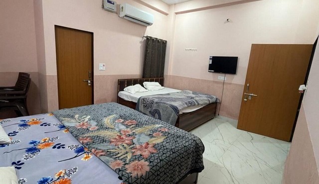 Amrit Guest House