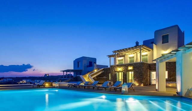ANDROMEDA PRIVATE INFINITY POOL VILLA