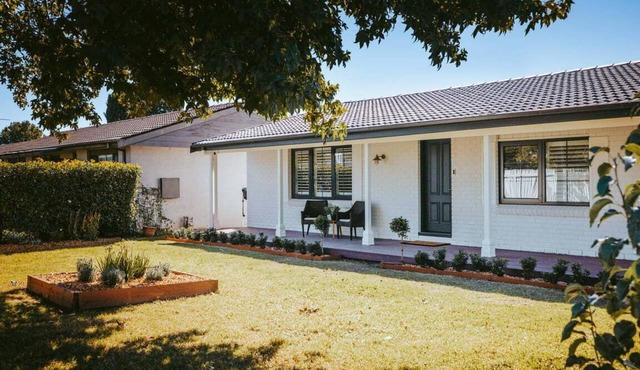 Ascot House - Rustic Country Charm, Bowral