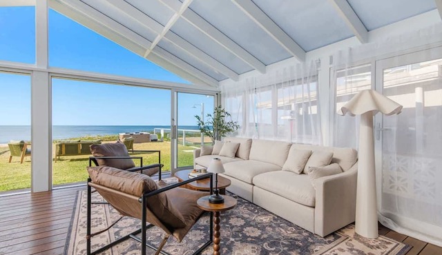 Beachfront Oasis - 4 Bed Family House with Spa