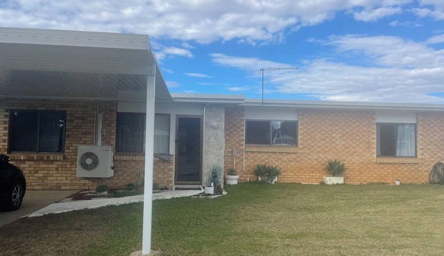 Full house all comforts Bald Hills close to Hwy near - shops - train - boat ramp