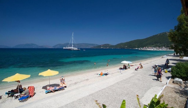 Happy Camp Mobile Homes in Camping Karavomilos Beach
