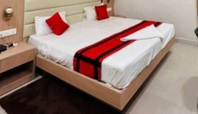 HOTEL INDRALOK INN
