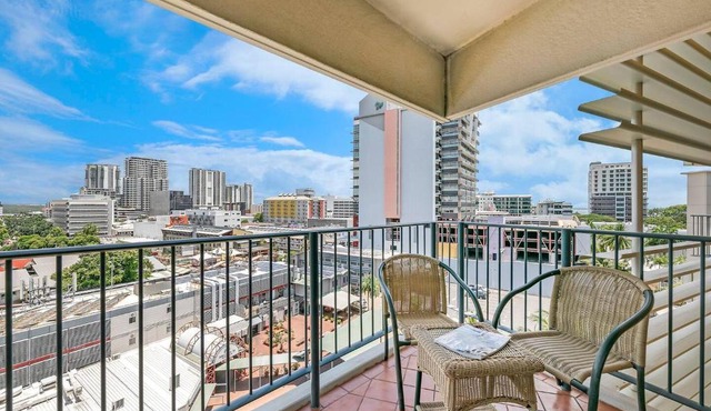 Incredible Harbourfront Home Away from Home