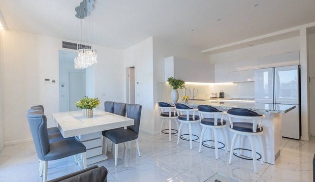 Jerusalem Estates 2 bedroom Luxury apt in Jerusalem