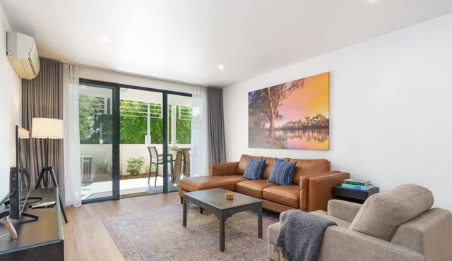 Kingston Modern Home – Large and Stylish Spaces