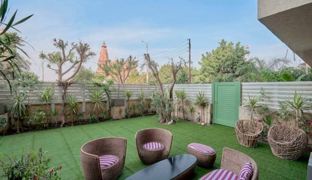 Modern Designer Baron Palace 4BR Garden Duplex