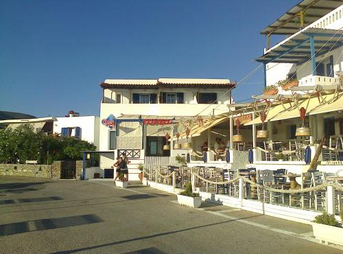 Peri's in Batsi