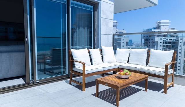 SeaFront Luxurious 3 BR Apartment in Rishon LeTsiyon