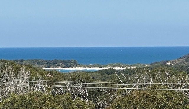 Spacious 5BR coastal retreat with ocean views, rumpus room, decks, boat parking