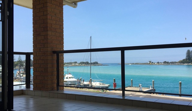 Stillwaters - Ocean and Lake Views