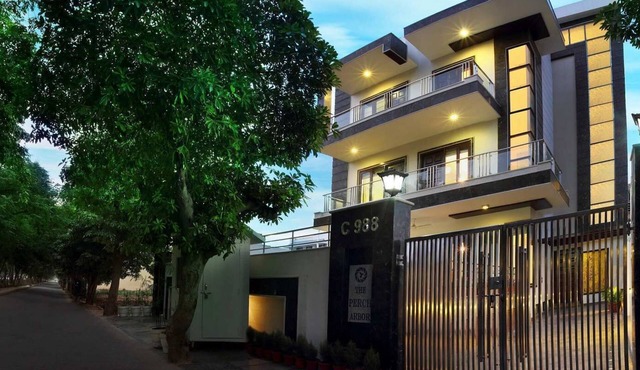 Studio Apartment with kitchen and balcony near Huda City Metro, Gurgaon