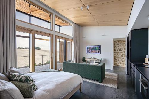 Studio on Forktree – Modern Coastal Retreat in Carrickalinga